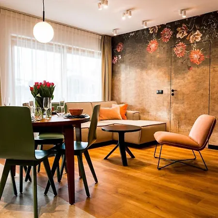 Spring Apartment *